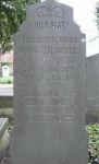 Eijk van Pleuntje 1825-1913 + echtgenoot (grafsteen).JPG